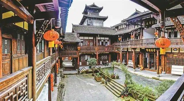 D盘冒出一个FileHistory文件夹,占用好几百GB容量,可以删除吗?
